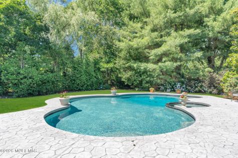 242 Williamsburg Drive Shrewsbury Boro NJ 07702