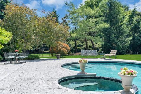 242 Williamsburg Drive Shrewsbury Boro NJ 07702