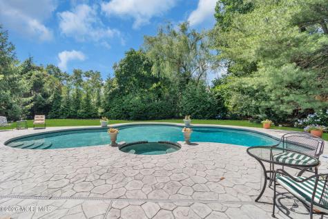 242 Williamsburg Drive Shrewsbury Boro NJ 07702