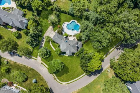 242 Williamsburg Drive Shrewsbury Boro NJ 07702