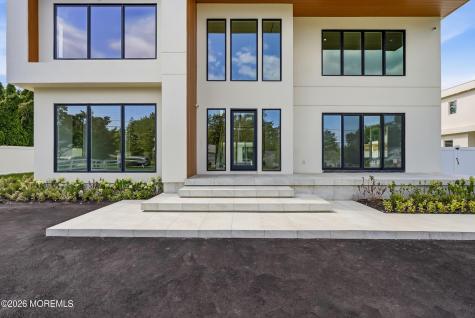 46 Whalepond Road Oakhurst NJ 07755