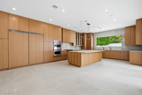 46 Whalepond Road Oakhurst NJ 07755