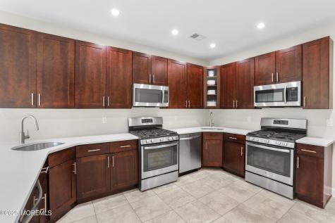 4 Stamford Hill Road Lakewood NJ 08701