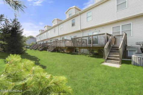4 Stamford Hill Road Lakewood NJ 08701