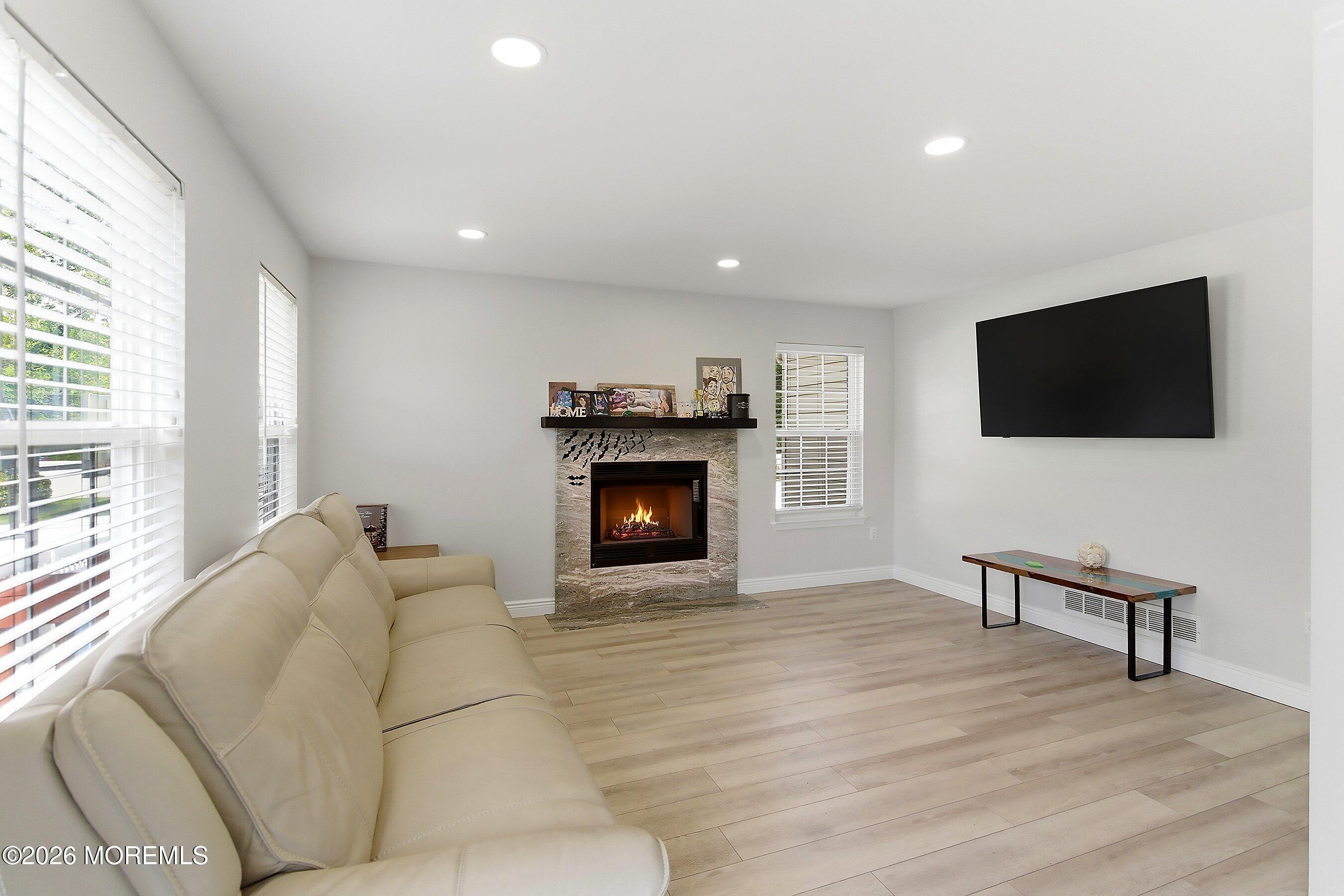 374 Mounts Mills Road E Monroe NJ 08831