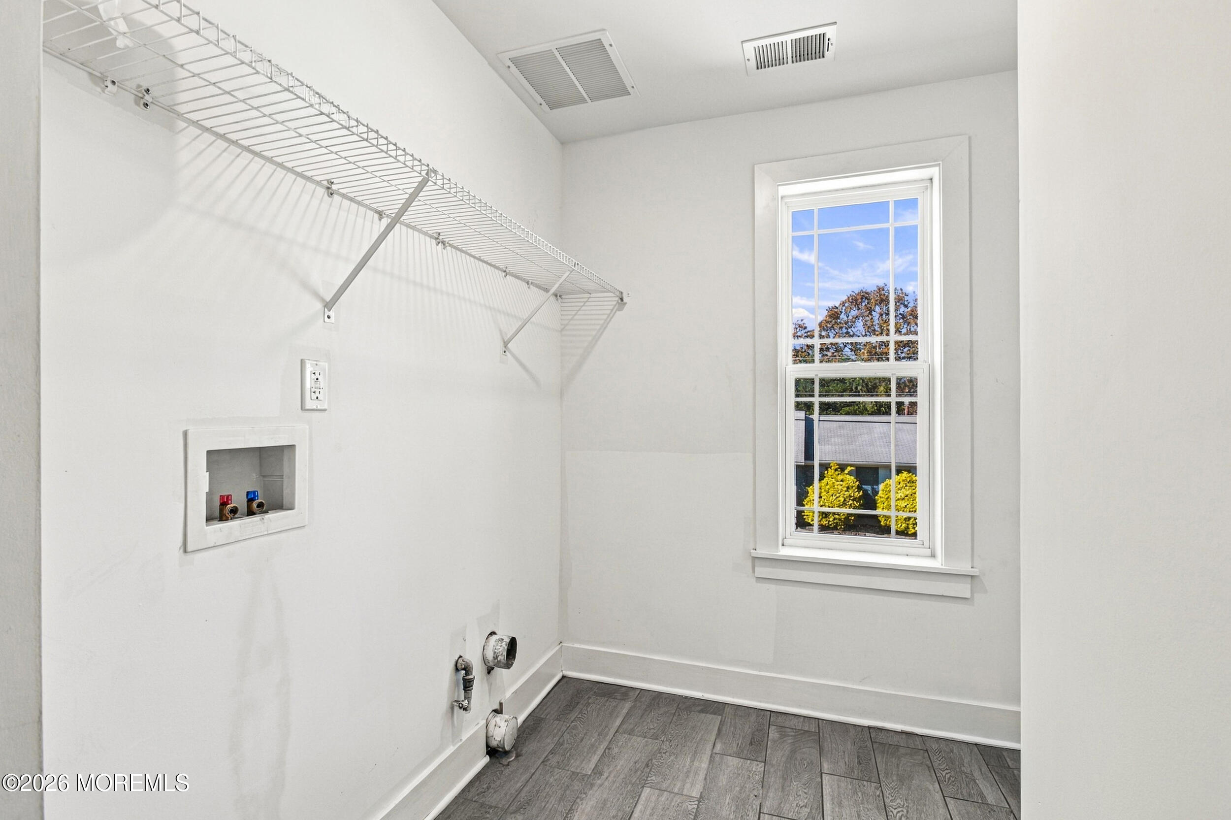 751 Leeward Avenue Beachwood NJ 08722