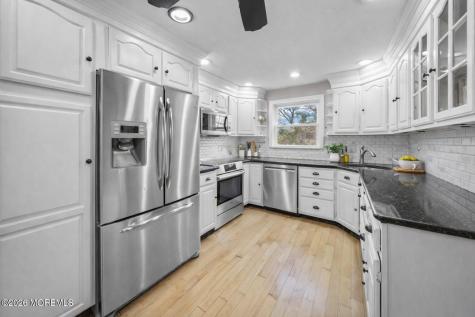 42 Bayberry Lane Middletown NJ 07748