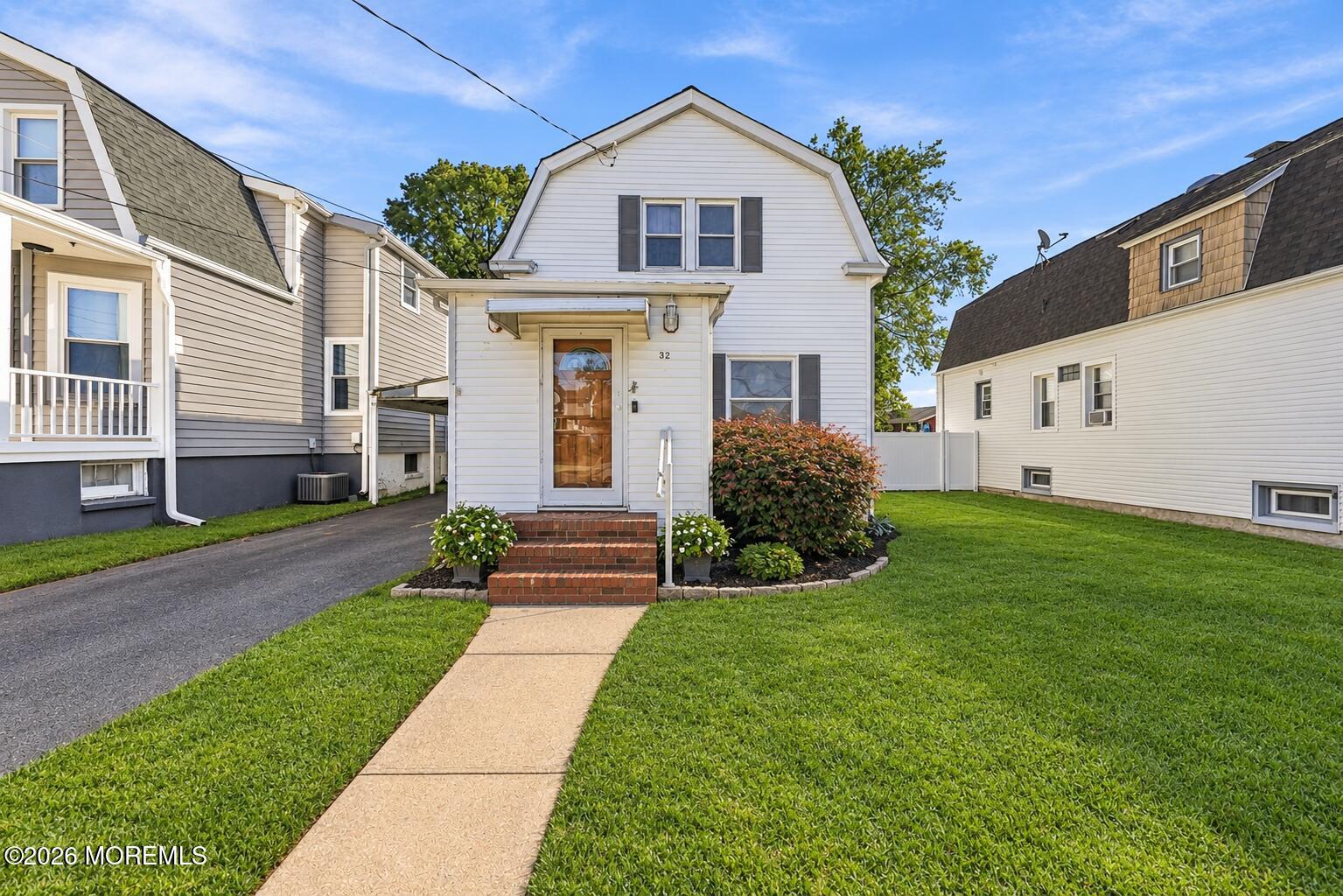 32 3rd Street Fords NJ 08863