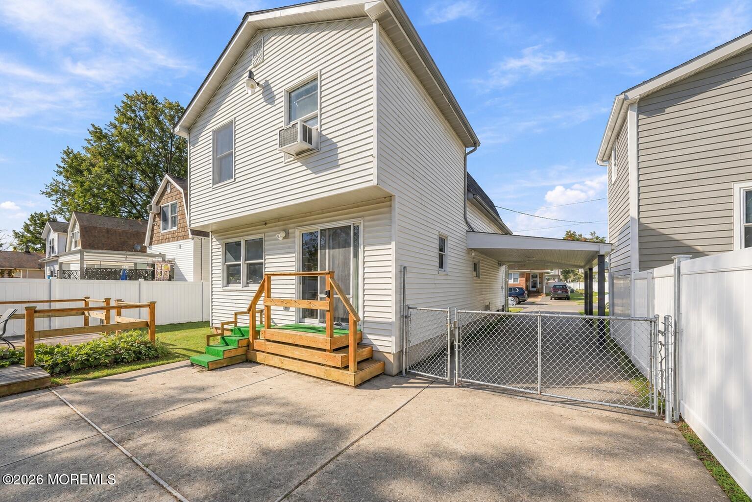 32 3rd Street Fords NJ 08863