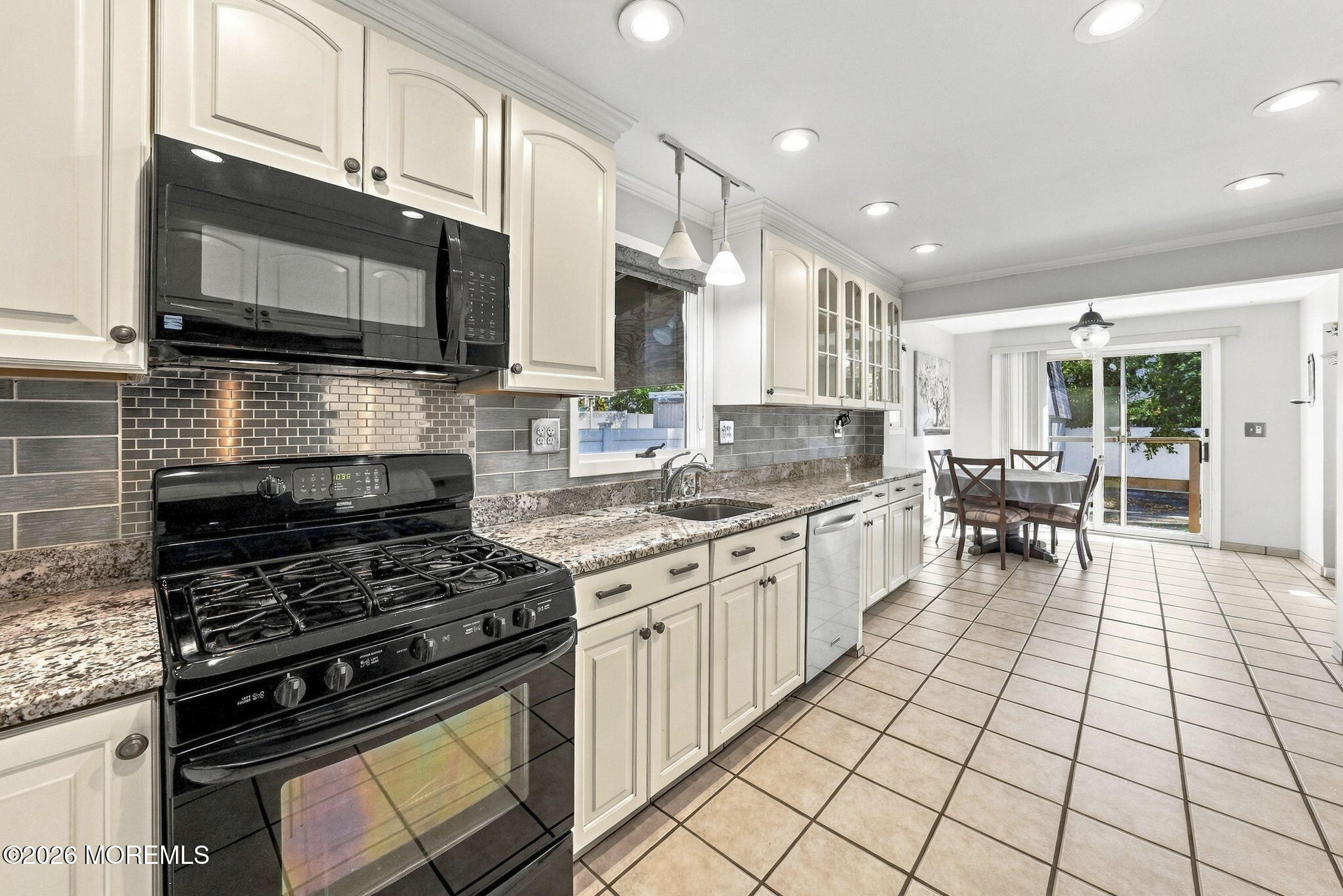 32 3rd Street Fords NJ 08863