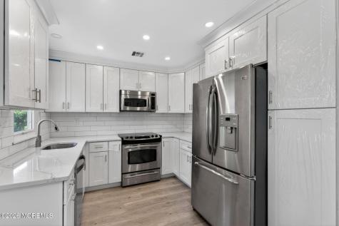 452 Portsmouth Drive Lakewood NJ 08701