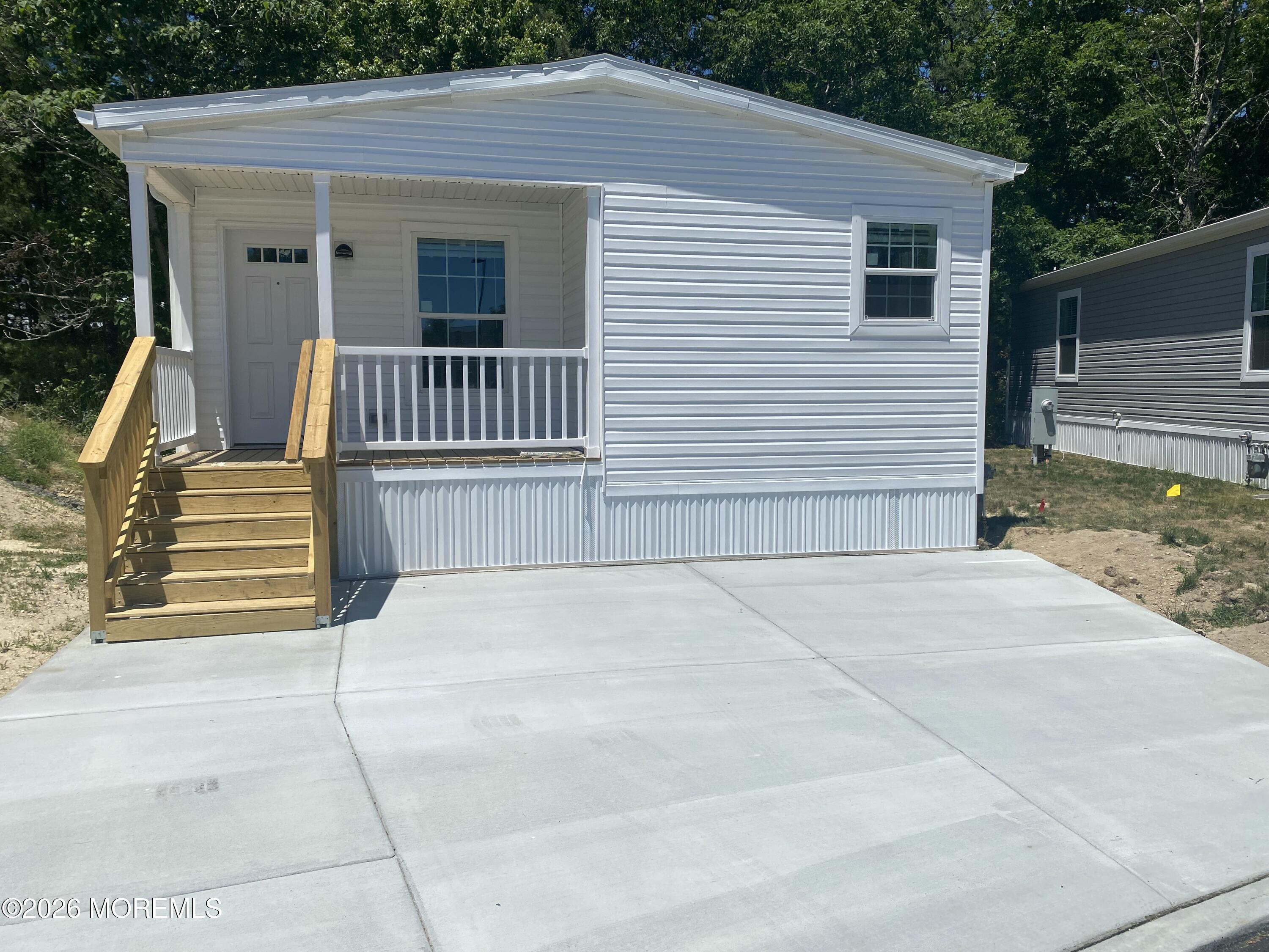 17 Maple Tree Court Manahawkin NJ 08050