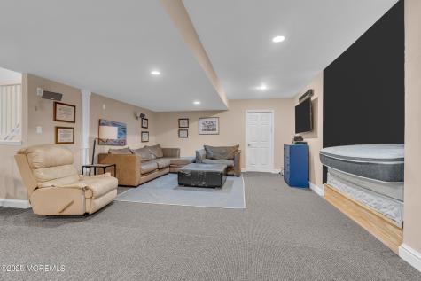 21 Old Queens Court Eatontown NJ 07724