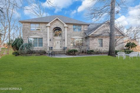 21 Old Queens Court Eatontown NJ 07724