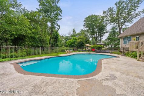 21 Old Queens Court Eatontown NJ 07724