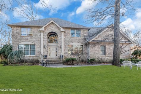 21 Old Queens Court Eatontown NJ 07724