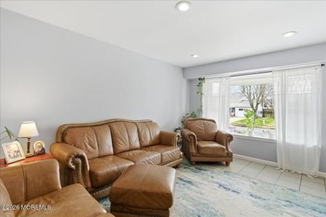8 Moss Haven Way Howell NJ 07731