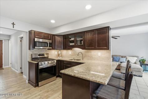 8 Moss Haven Way Howell NJ 07731