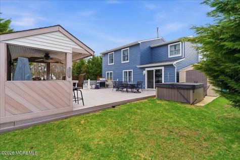 8 Moss Haven Way Howell NJ 07731