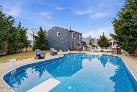 8 Moss Haven Way Howell NJ 07731