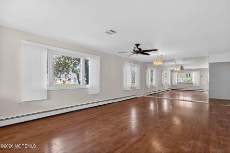 24 Chateux Lane Toms River NJ 08757
