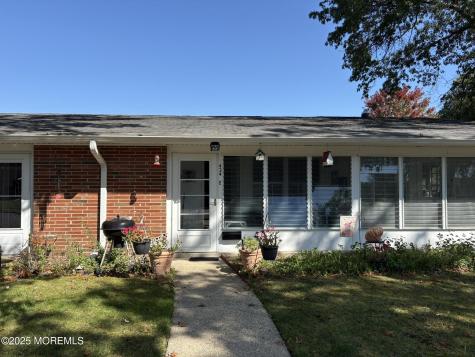 434E Portsmouth Drive Lakewood NJ 08701