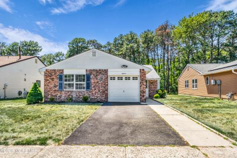 18 Whitecap Way Brick NJ 08723