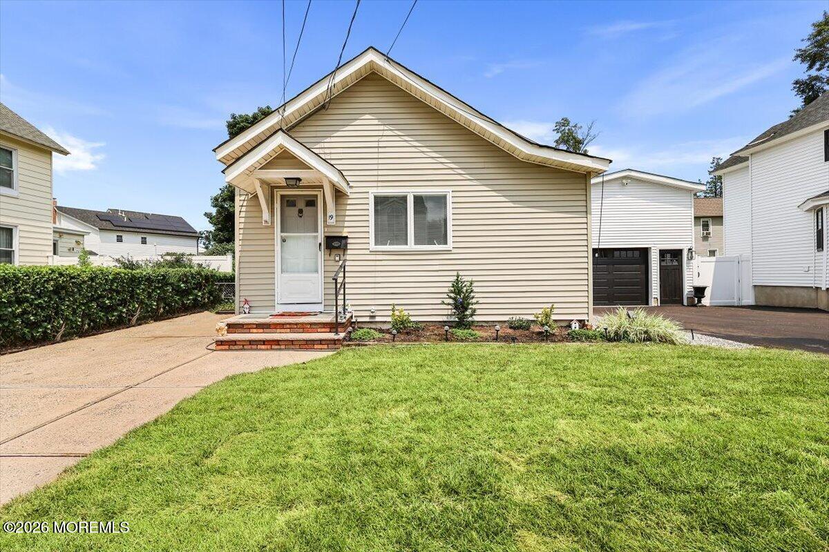 19 Manchester Avenue Keyport NJ 07735