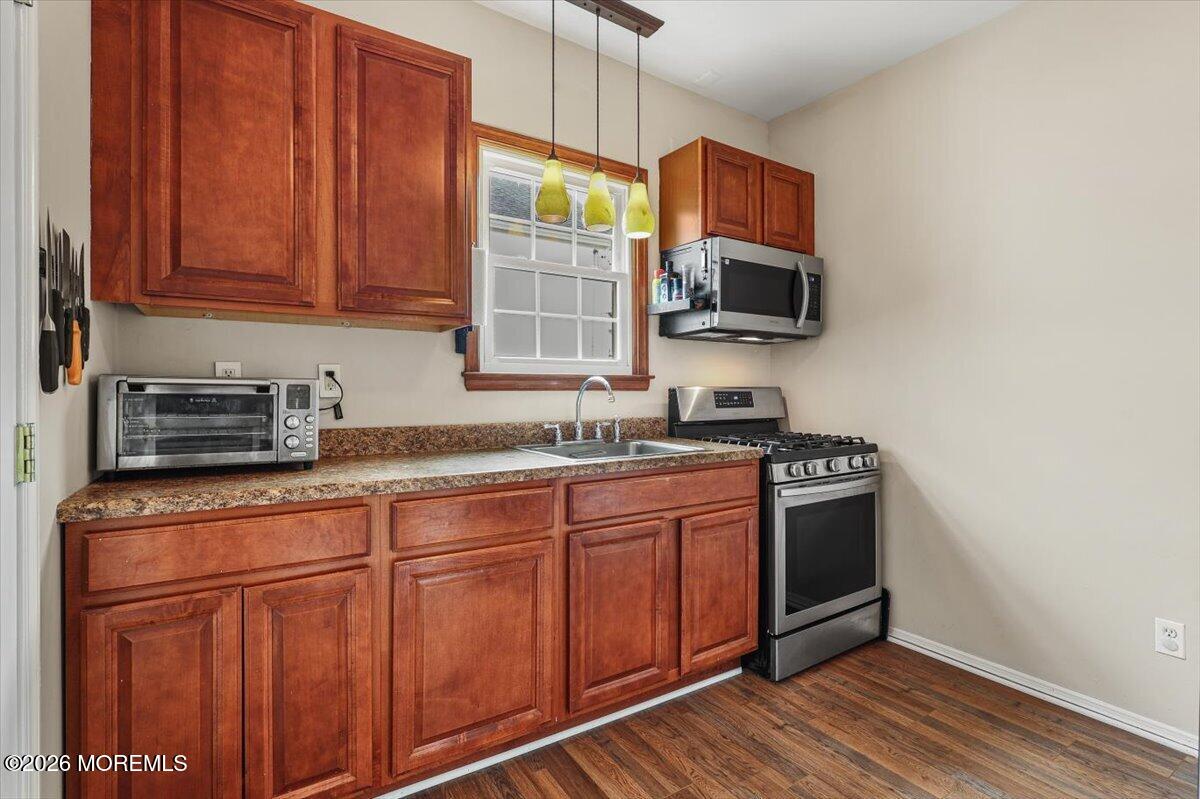 19 Manchester Avenue Keyport NJ 07735