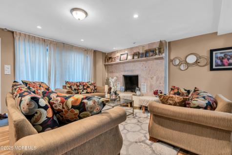 39 Oceanview Avenue Keansburg NJ 07734