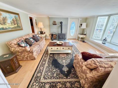 623 Main Street Leesburg NJ 08327