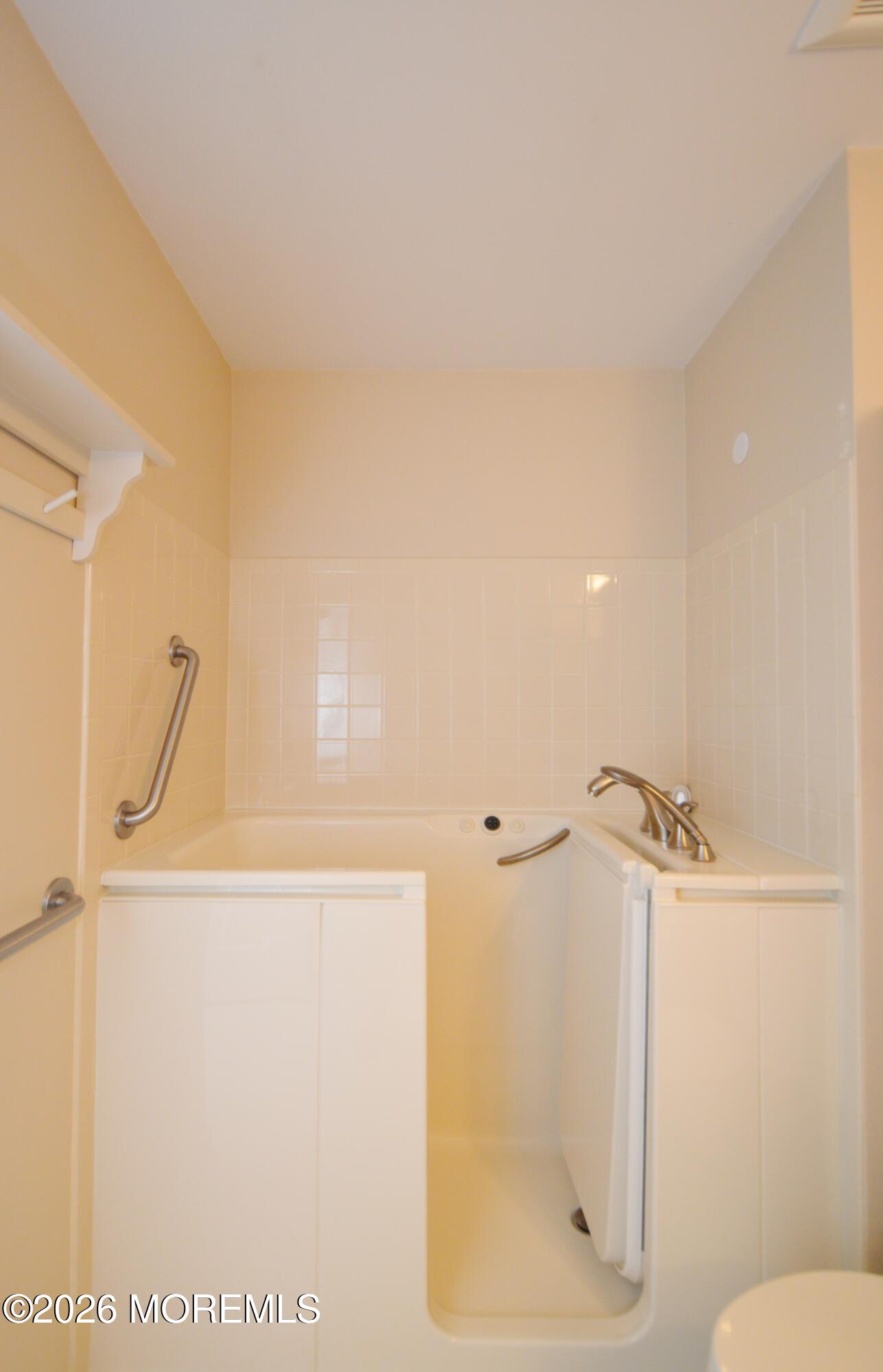 2748 Meadow Lake Drive Toms River NJ 08755