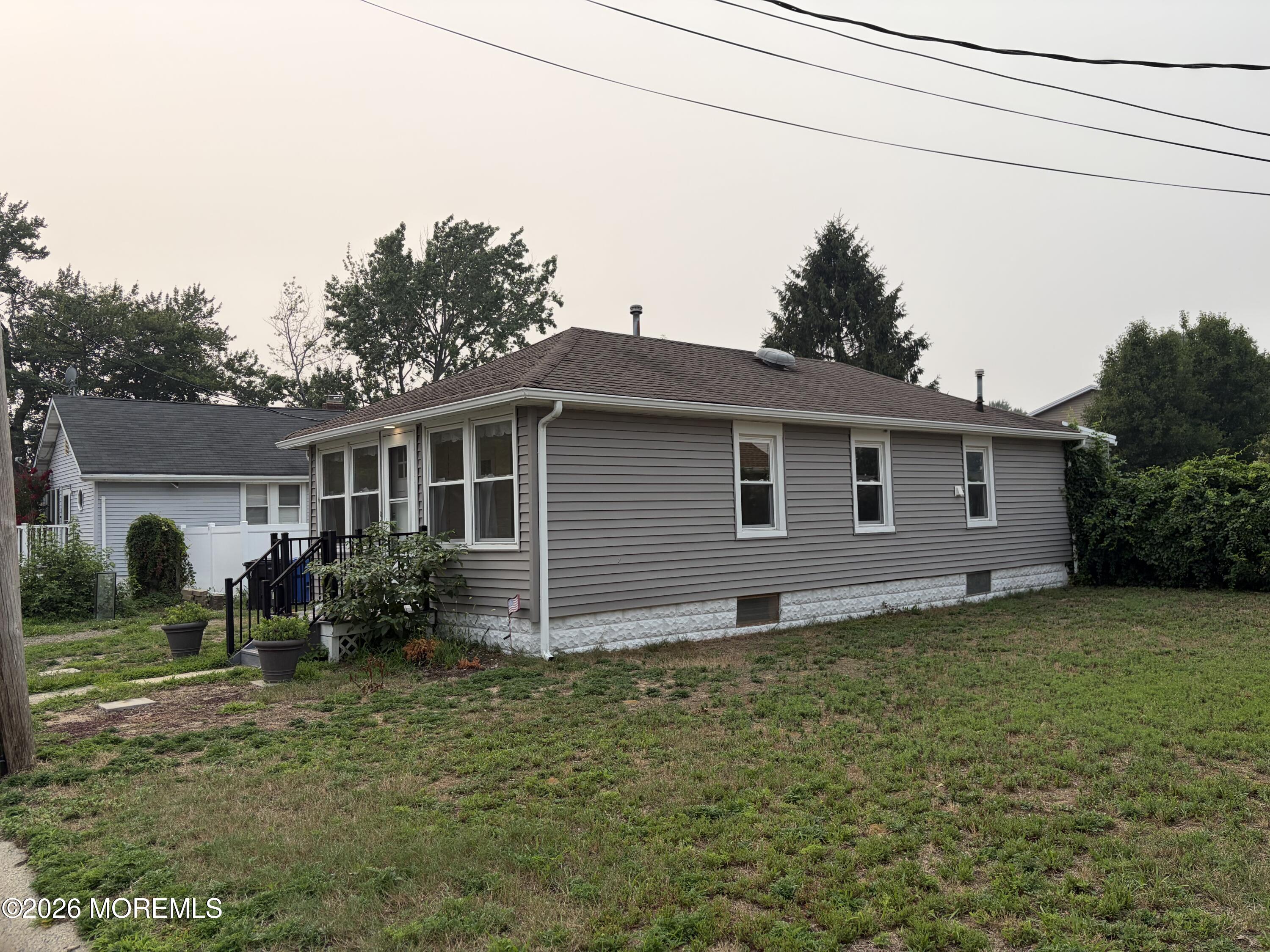 11 Cedar Avenue North Middletown NJ 07748