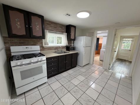 11 Cedar Avenue North Middletown NJ 07748