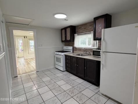 11 Cedar Avenue North Middletown NJ 07748