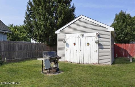 11 Cedar Avenue North Middletown NJ 07748