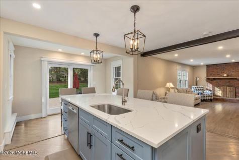 25 Wildhedge Lane Holmdel NJ 07733