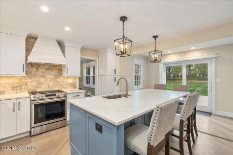 25 Wildhedge Lane Holmdel NJ 07733