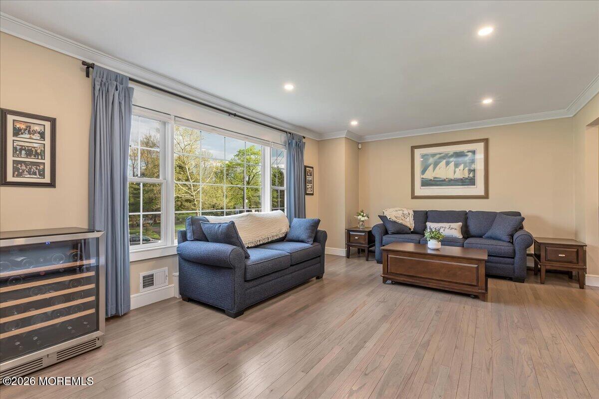 25 Wildhedge Lane Holmdel NJ 07733