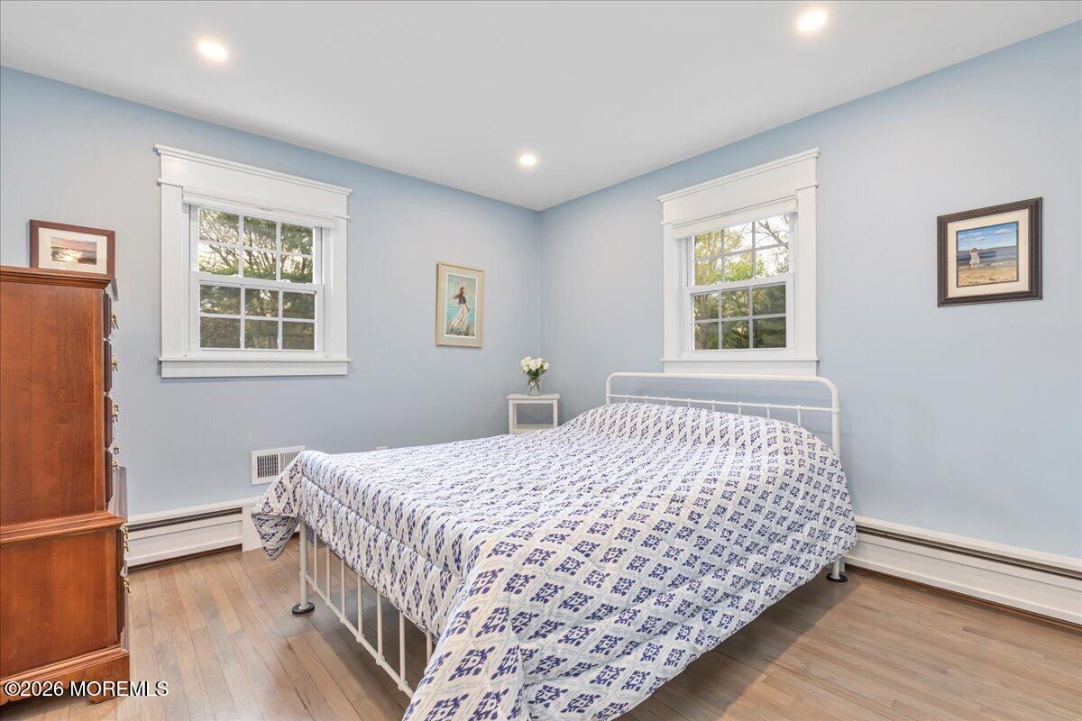 25 Wildhedge Lane Holmdel NJ 07733