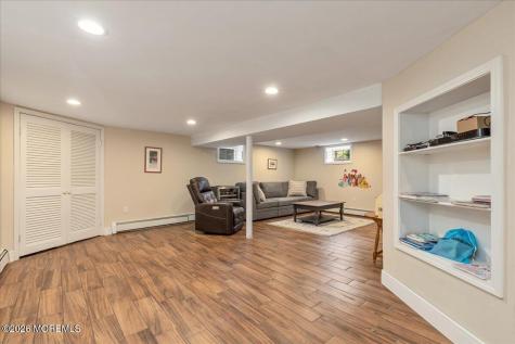25 Wildhedge Lane Holmdel NJ 07733