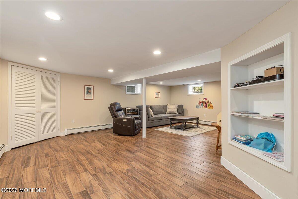 25 Wildhedge Lane Holmdel NJ 07733