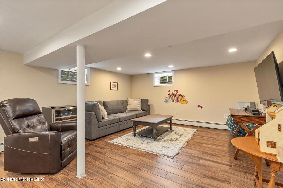 25 Wildhedge Lane Holmdel NJ 07733