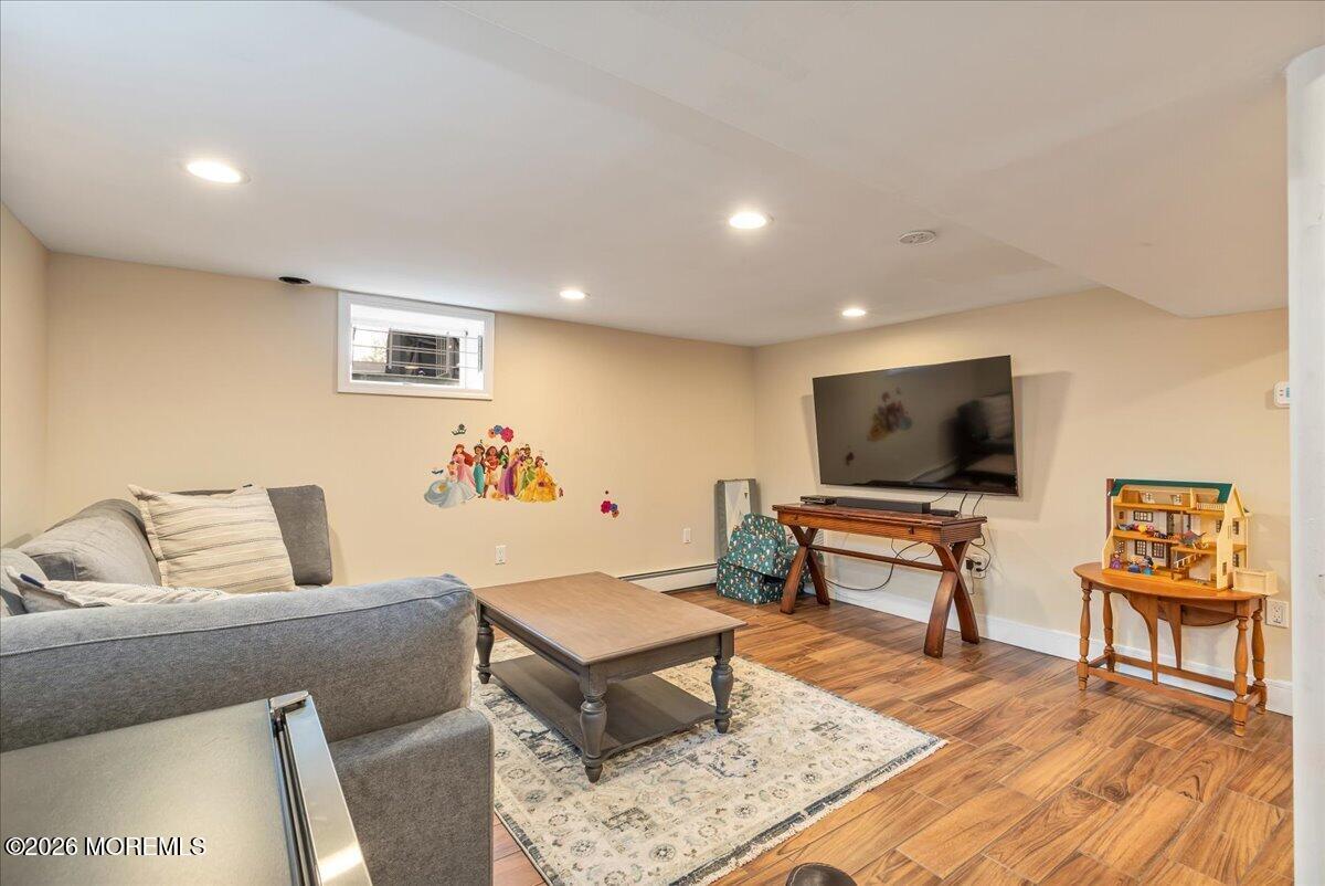 25 Wildhedge Lane Holmdel NJ 07733
