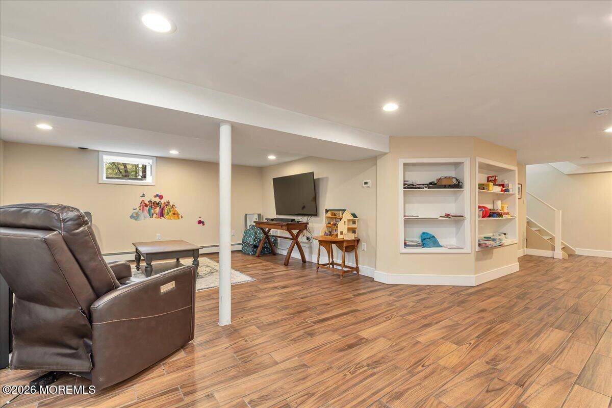 25 Wildhedge Lane Holmdel NJ 07733