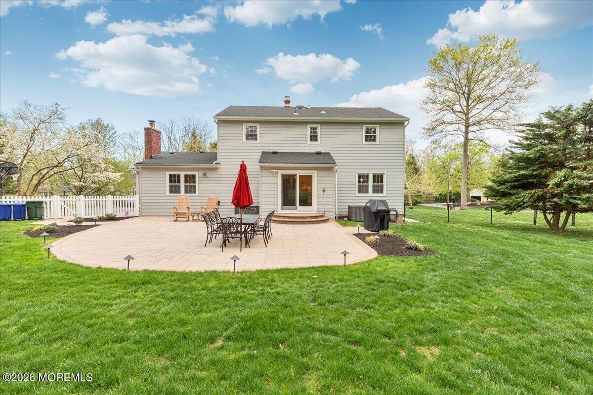 25 Wildhedge Lane Holmdel NJ 07733