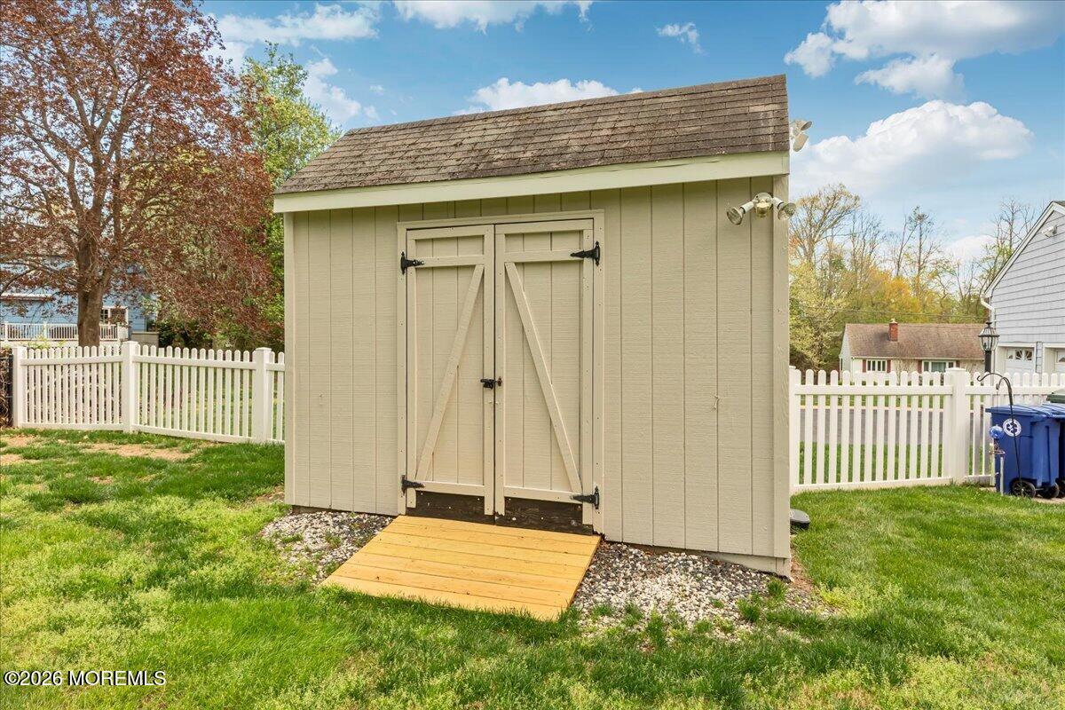 25 Wildhedge Lane Holmdel NJ 07733