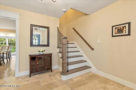 25 Wildhedge Lane Holmdel NJ 07733