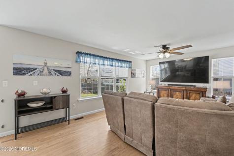 8 Avalon Avenue Barnegat NJ 08005