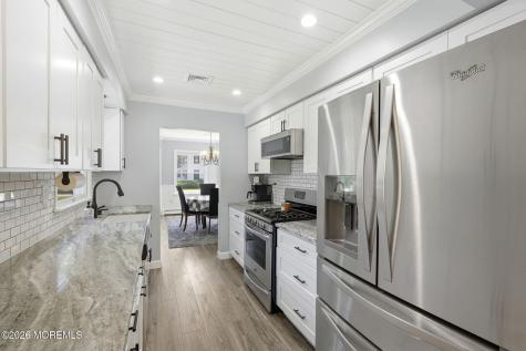 482 Clifton Avenue Bayville NJ 08721